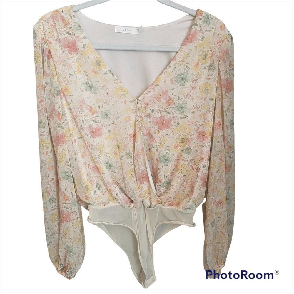 NWT Lush Floral Bodysuit size Medium V-Neck Blouse Top Cottagecore Feminine